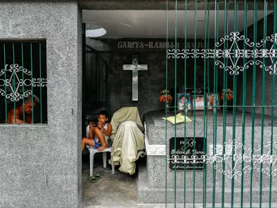 Prizor s pokopali&scaron;ča v Manili / Foto: Profimedia / Foto: Profimedia