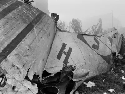 Ostanek letala DC-9, slovenskega čarterskega prevoznika Inex Adria. / Foto: Profimedia