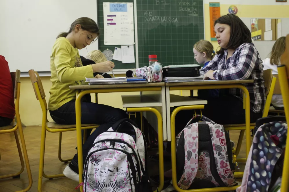 - &scaron;olstvo - osnovno&scaron;olci - učenci - pouk - - Osnovna &scaron;ola Ledina, Komenskega ulica 19 //FOTO: Luka Cjuha