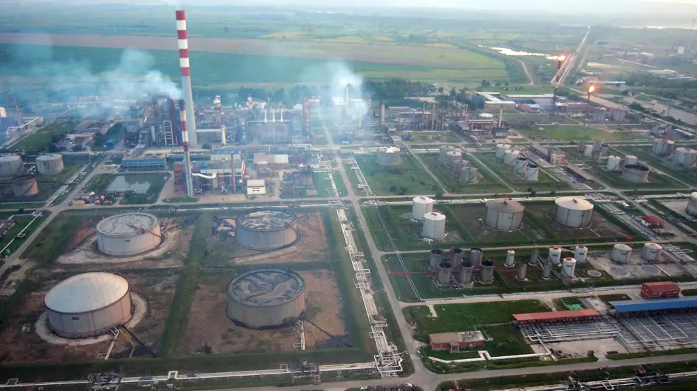 Pogled na rafinerijo v Pančevu / Foto: Profimedia