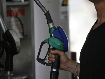 Počivali&scaron;če Lom - bencinski servis Petrol - ilustrativna fotografija - črpalka - gorivo - bencin //FOTO; Matej Pov&scaron;e