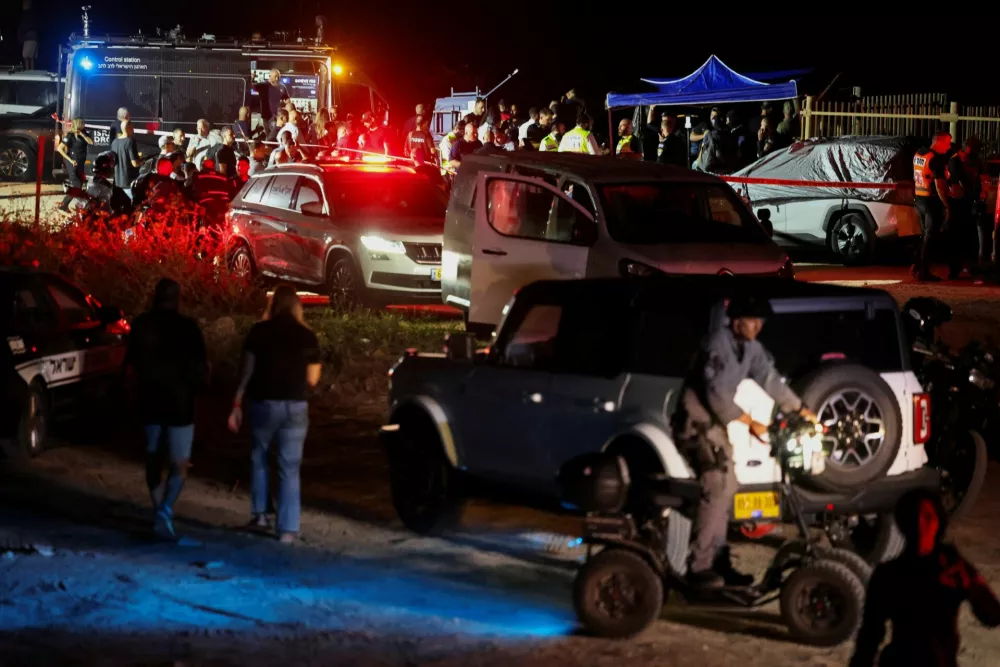 Israeli security forces gather after Israel's military said that they were employing all means available to locate resigned Chief Military Advocate General, Major General Yifat Tomer-Yerushalmi, who resigned on Friday over a criminal inquiry into the leaking of a video that appeared to show soldiers abusing a Palestinian detainee arrested during the Gaza war, in Herzliya, Israel November 2, 2025. REUTERS/Nir Elias