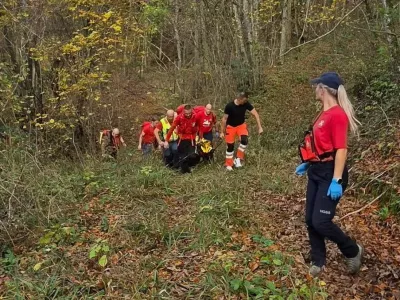 Gorski re&scaron;evalci so v gozdu po več dneh na&scaron;li po&scaron;kodovano starej&scaron;o žensko. Bila je živa. 