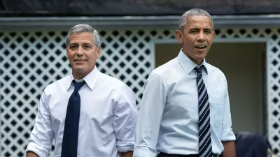 George Clooney se rad ukvarja z ameri&scaron;ko visoko politiko. Na sliki iz leta 2016 je z biv&scaron;im predsednikom Barackom Obamo