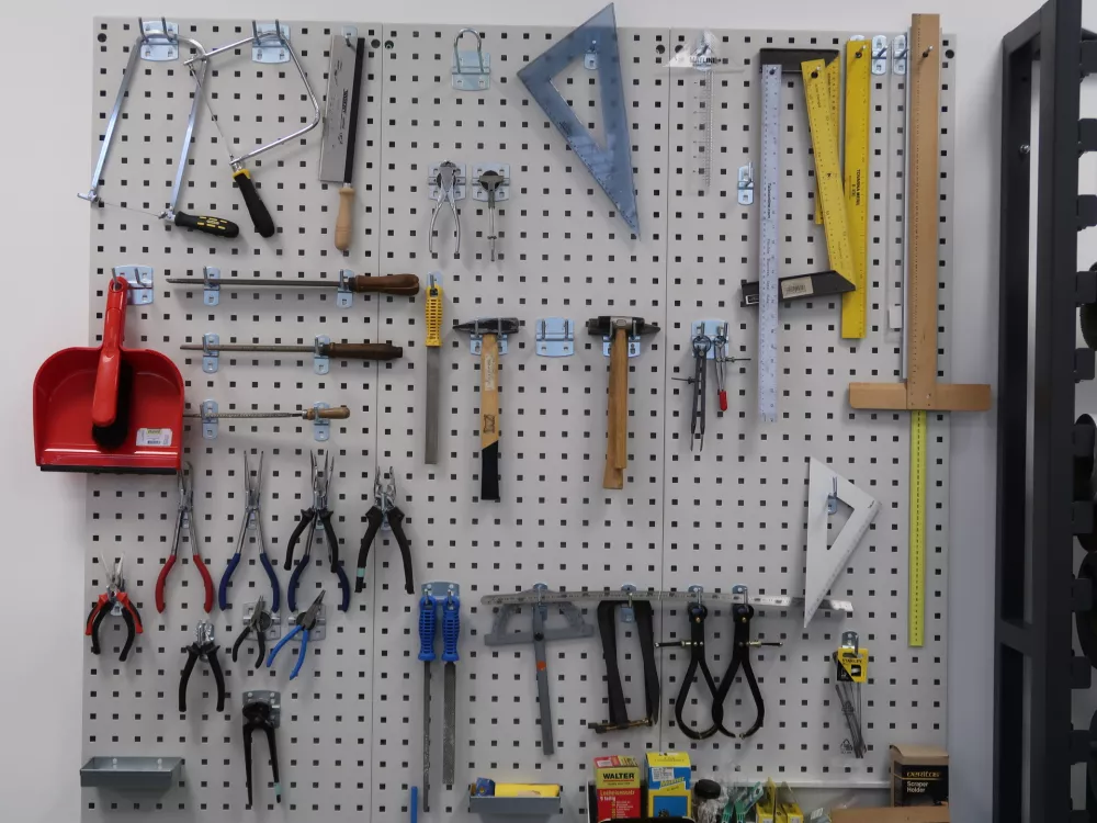 Arhiv Republike Slovenije, 80 let, javno vodstvo, Center za konserviranje in restavriranje arhivskega gradiva, arhivist, arhivistika, orodje arhivistov / Foto: Nata&scaron;a Bucik Ozebek