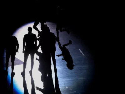 - simbolična fotografija, sence, &scaron;portna vzgoja mladine, gibanje, pomanjkanje gibanja, težave mladostnikov.- NEVIDNA LJUBLJANA- 05.10.2024. - Rokomet Krim Mercator - Storhamar v četrtem krogu evropske lige prvakinj.//FOTO: Bojan Velikonja / Foto: Bojan Velikonja