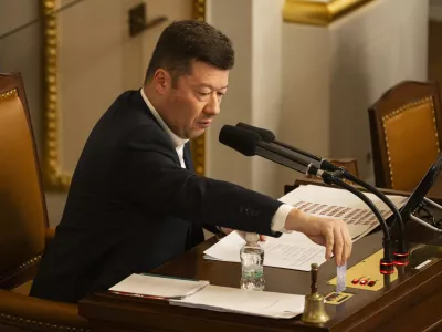 05 November 2025, Czech Republic, Prague: Newly elected speaker of the lower house Tomio Okamura of the Freedom and Direct Democracy (SPD) chairs the Czech Chamber of Deputies session. Photo: Kamaryt Michal/CTK/dpa