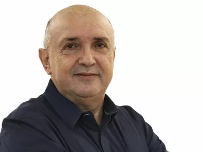 Darijan Ko&scaron;ir- Redakcija Dnevnik 2024 - portreti za komentarje in kolumne - kolumnisti - komentatorji &ndash; novinarji - portret //FOTO: Luka Cjuha / Foto: Luka Cjuha