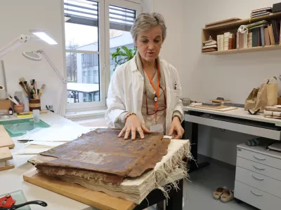 Arhiv Republike Slovenije,restavratorstvo, pomembni dokumenti, filmsko gradivo