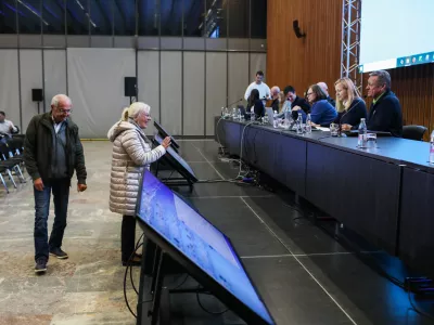 - Zoran Janković, Župan MOL,- Javna obravnava novega Občinskega prostorskega načrta za naslednej obdobje v Ljubljani.//FOTO: Bojan Velikonja