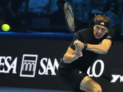 09 November 2025, Italy, Turin: German tennis player Alexander Zverev in action against US Ben Shelton during their men's singles group stage match of the ATP World Tour Finals at the Inalpi Arena. Photo: Felice Calabro/IPA via ZUMA Press/dpa