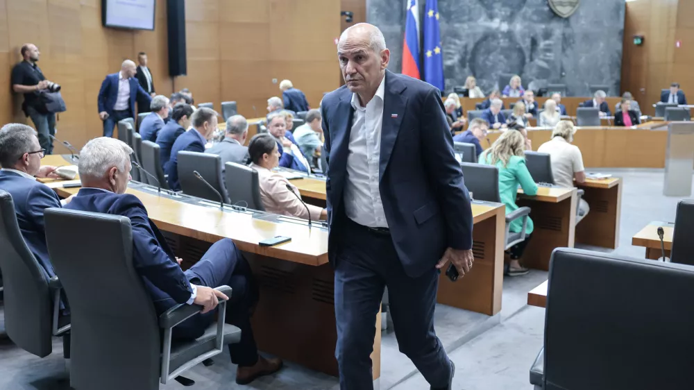 Janez Jan&scaron;a- 07.07.2025 - začetek redne seje DZ s poslanskimi vpra&scaron;anji ministrskemu zboru; DZ, velika dvorana, &Scaron;ubičeva 4, LJUBLJANA​//FOTO: Jaka Gasar