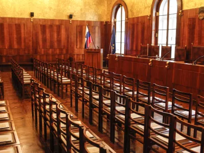 razpravna dvorana- Ustavno sodi&scaron;če Republike Slovenije, Beethovnova ulica 10     //FOTO: Jaka Gasar