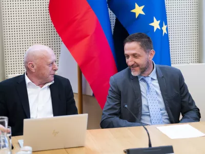 Franc PropsKlemen Bo&scaron;tjančič09.04.2025 Seja pogajalske komisije, na kateri se bodo sestale vladna pogajalska skupina in pogajalski skupini reprezentativnih sindikatov javnega sektorjaFOTO: Nik Erik Neubauer