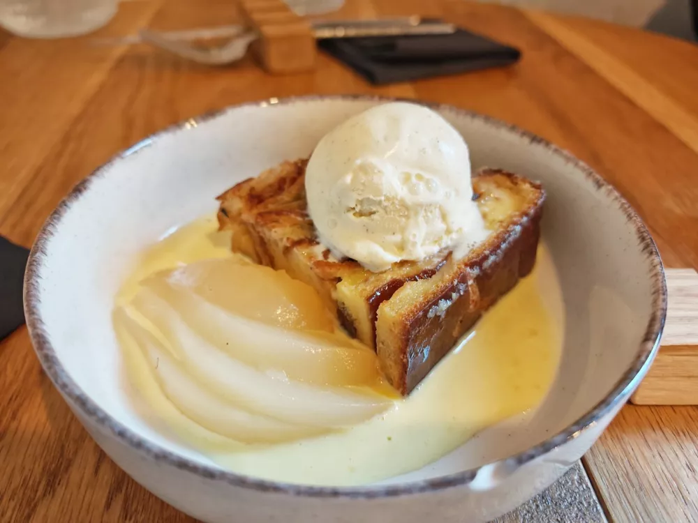 Kruhov puding, Bistro Bombina