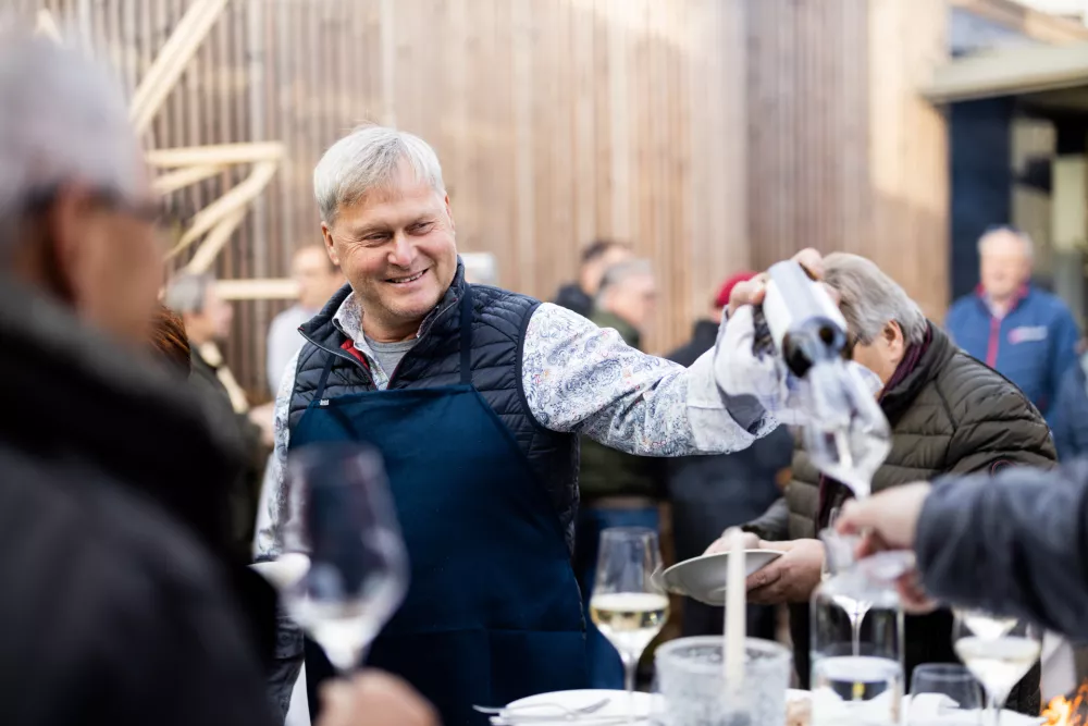 Izmera pra&scaron;iča v novi preobleki: Koline kot kulinarični spektakel