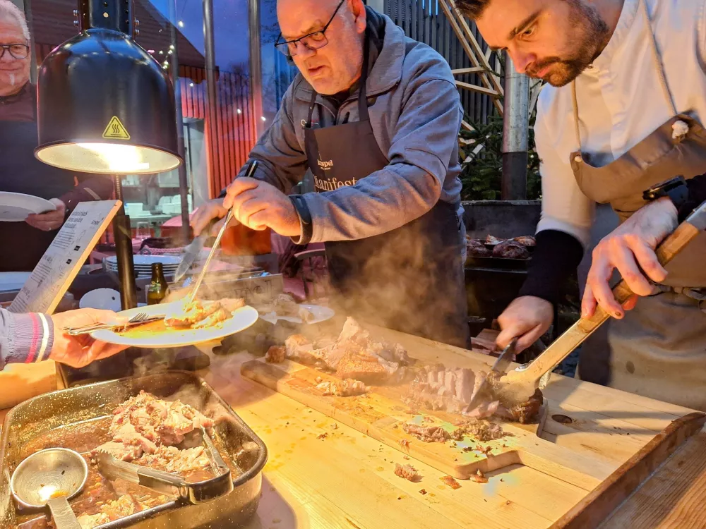 Izmera pra&scaron;iča v novi preobleki: Koline kot kulinarični spektakel