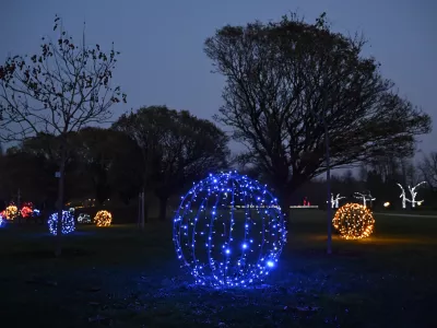 ...13.11.2025 Prižig novoletnih luči - arboretum Volčji potok..FotoNik Erik Neubauer