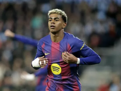 Soccer Football - LaLiga - Celta Vigo v FC Barcelona - Estadio de Balaidos, Vigo, Spain - November 9, 2025 FC Barcelona's Lamine Yamal celebrates scoring their third goal REUTERS/Miguel Vidal