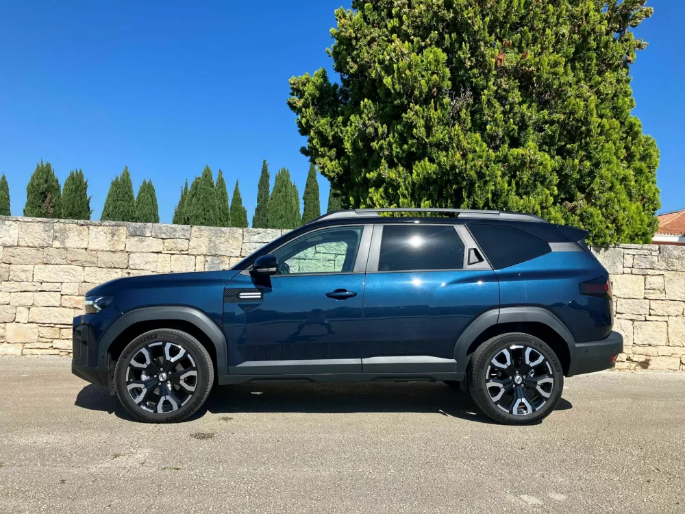 Dacia bigster hybrid 155 journey: V slogu pesmi Čista desetka