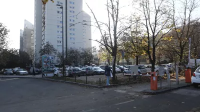 Namesto parkiri&scaron;č bi gradili vila bloke, v soseski BS3 temu ostro nasprotujejo