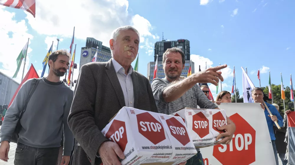 Franči&scaron;ek Berk, Goran Lukič, Miha Blažič- 24.09.2025 - novinarska konferenca Delavske koalicije pred vložitvijo pobude volivcev za vložitev zahteve za razpis zakonodajnega referenduma o pokojninski reformi//FOTO: Jaka Gasar