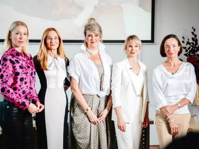 Prof. dr. Eva Bo&scaron;tjančič, psihologinja, profesorica na Filozofski FakultetiDr. Nina Suvorov, Urbana EstetikaIva Krajnc Bagola, igralkaJanja Božič Marolt, In&scaron;titut MedianaPogovor je vodila Tamara &Scaron;tader Pesjak, komunikacijska strokovnjakinja