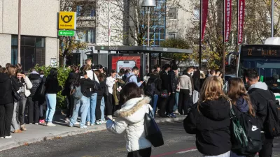 Gneča na avtobusu do in iz Fužin: »Sploh se mi ne splača več imeti urbane.«