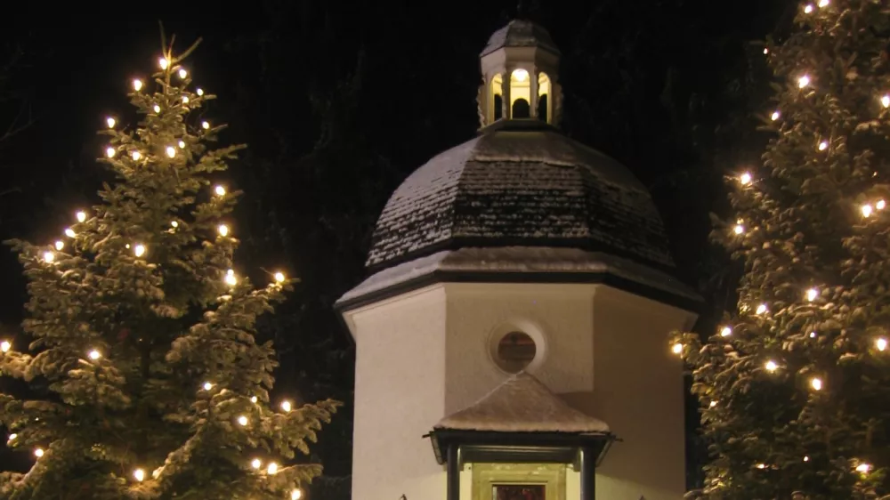 Kapela Svete noči v Oberndorfu pri Salzburgu stoji na lokaciji, kjer je bila pesem Sveta noč izvedena prvič. / Foto: Wikipedija