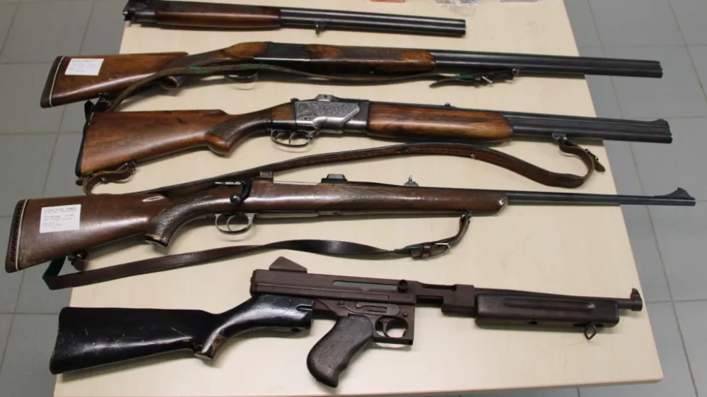 zaseženo orožje pu&scaron;ke