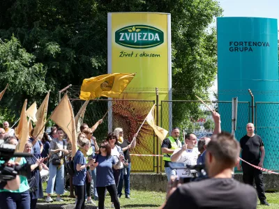 29.05.2025., Zagreb - Sindikat zaposlenih u poljoprivredi, prehrambenoj i duhanskoj industriji i vodoprivredi Hrvatske odrzali su prosvjed podrske radnicima Zvijezde i PIK Vrbovca. Photo: Matija Habljak/PIXSELL