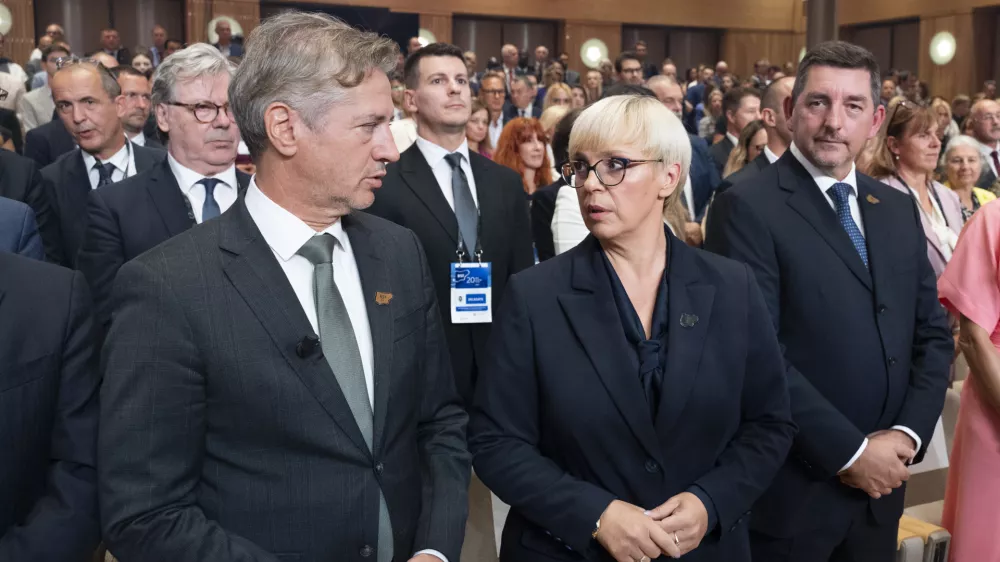 Nata&scaron;a Pirc MusarRobert Golob01.09.2025 20. Blejski strate&scaron;ki forumFOTO: Nik Erik Neubauer