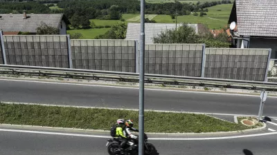 Kumer tvega spor z evropskimi institucijami