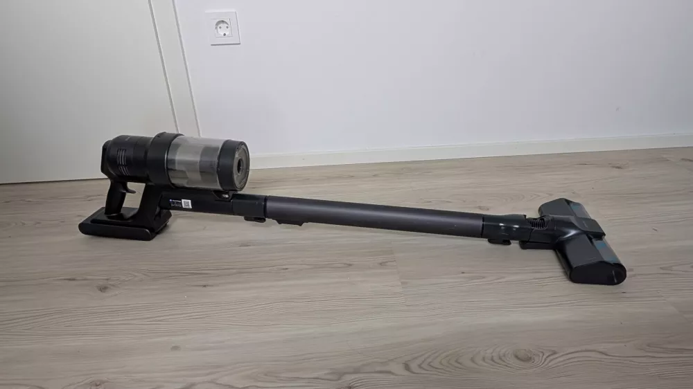 Elektični pokončni sesalnik Samsung bespoke AI jet ultra.