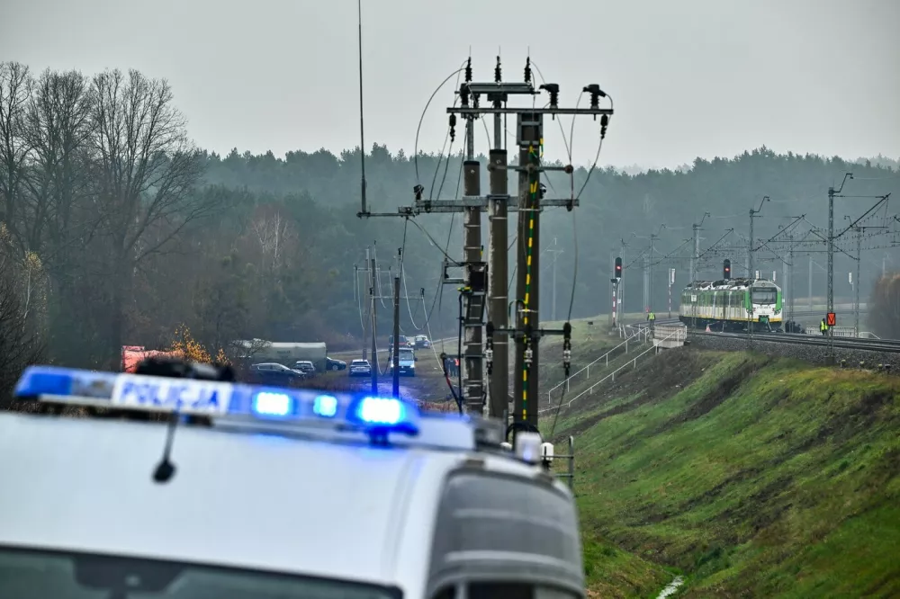 Special forces and police are operating at the scene of a destroyed section of track on the Deblin-Warsaw route near the railway station near the town of Mika in the Masovian Voivodeship, Poland, 17 November 2025. Polish Prime Minister Donald Tusk announced that an act of sabotage had taken place in which the explosion of an explosive device placed at that location destroyed the railway track. This act of sabotage was probably aimed at blowing up a train traveling on the Warsaw - Lublin route.,Image: 1052924548, License: Rights-managed, Restrictions: POLAND OUT, Model Release: no