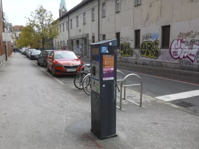 25.11.2024 - Parkomat - parkiranje - bala cona - plačljivo parkirno mestoFOTO: LUK A CJUHA
