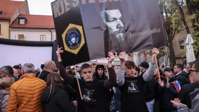 - 28.10.2025 - Izredna skup&scaron;čina občine Novo Mesto s svetniki in predstavniki vlade in protest proti romskemu nasilju z naslovom Dovolj je!//FOTO: Jaka Gasar
