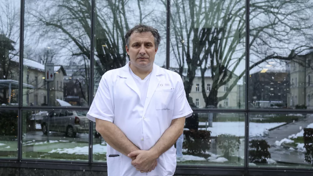 - 19.01.2023 - Dr. Erik Brecelj, kirurg onkolog in zdravstveni aktivist - borec proti korupciji v zdravstvu, vodja novega Strate&scaron;kega sveta za zdravstvo //FOTO: Jaka Gasar / Foto: Jaka Gasar