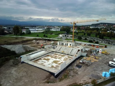 Zaradi olimpijskega bazena bi zaprli &scaron;olski bazen