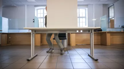 Ljubljana, UE Ljubljana, Predcasno glasovanje na posebnih voliscih na referendumu o zakonu o pomoci pri prostovoljnem koncanju zivljenja.