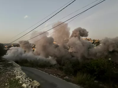 Smoke rises after Israeli strikes following Israeli military's evacuation orders, in Tayr Filsay in southern Lebanon November 19, 2025. REUTERS/Ali Hankir