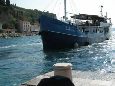 Potni&scaron;ka ladja Lahko je s 120 leti najstarej&scaron;a slovenska ladja.