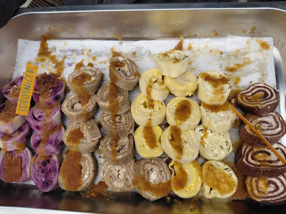 Dom za svoje &scaron;truklje je na&scaron;la v planinski koči