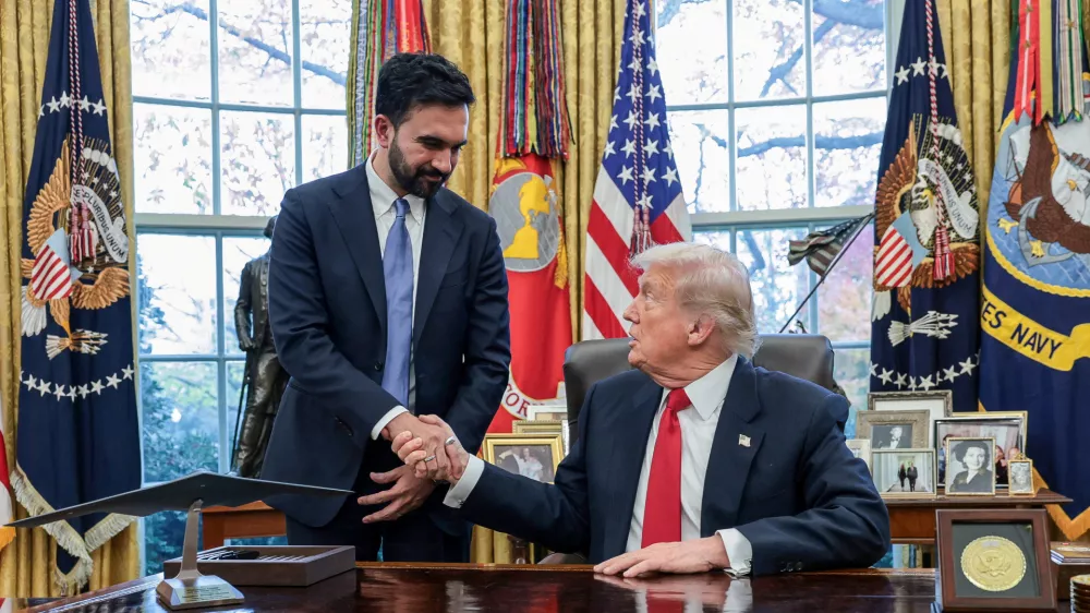 U.S. President Donald Trump and New York City Mayor-elect Zohran Mamdani shake hands as they meet in the Oval Office at the White House in Washington, D.C., U.S., November 21, 2025. REUTERS/Jonathan Ernst