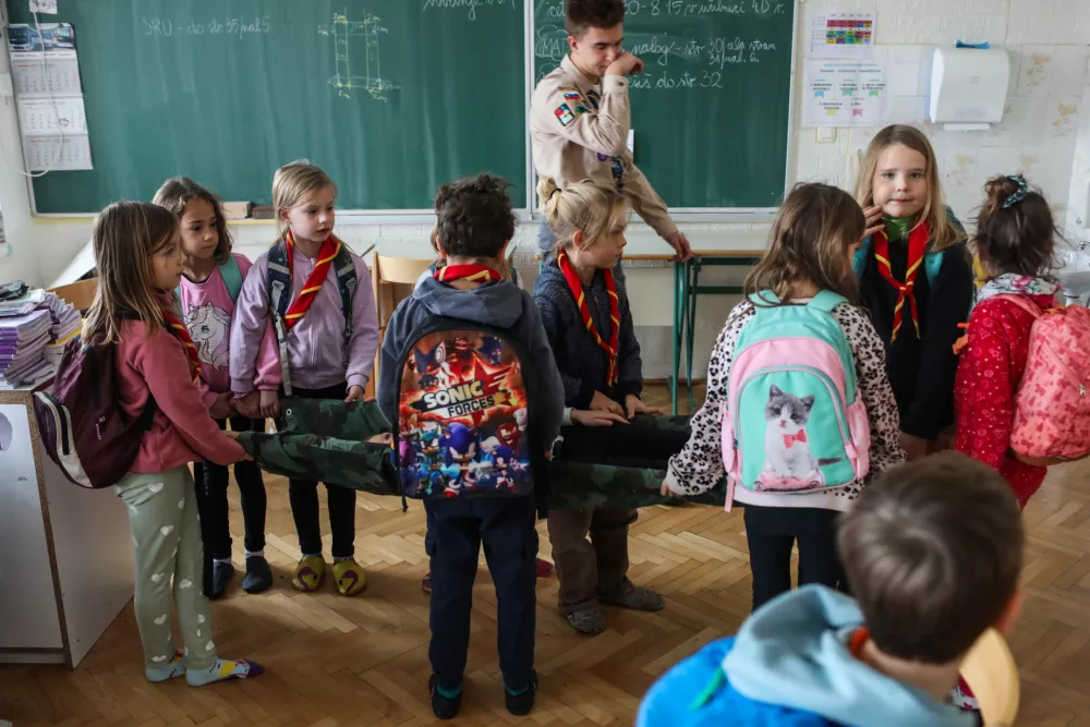 - 22.11.2025. - Srečanje medvedkov in čebelic. Delavnice za otroke Mestne Zveze Tabornikov na O&Scaron; Vič v Ljubljani.//FOTO: Bojan Velikonja