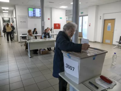 18.11.2025 - Referendum 2025 - predčasno glasovanje - Referendum o pomoči pri končanju življenja Foto: Luka Cjuha