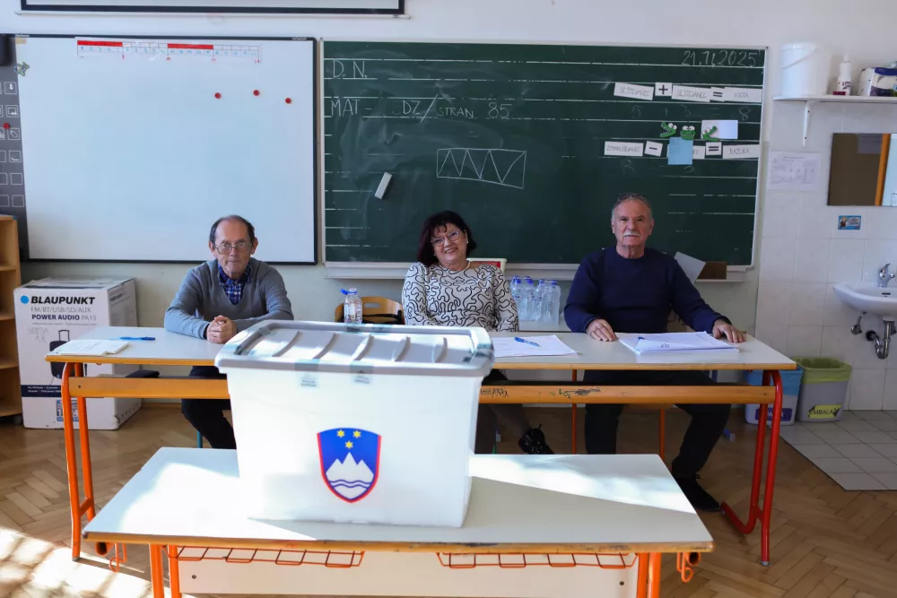 - Voli&scaron;če O&Scaron; Ketteja in Murna- 23.11.2025. - Zakonodajni referendum o Pomoči pri prostovoljnem končanju življenja.//FOTO: Bojan Velikonja