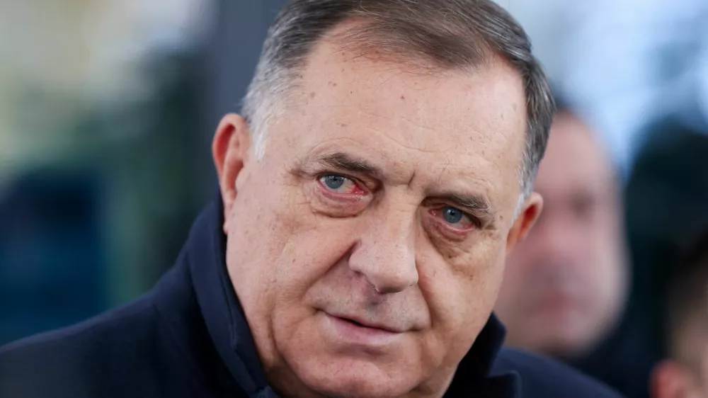 Milorad Dodik, former president of the Bosnian Serb Republic, speaks to journalists, after voting in early presidential elections called by the state election authorities, after he was stripped of office and banned from politics for six years, in Banja Luka, Bosnia and Herzegovina, November 23, 2025. REUTERS/Amel Emric