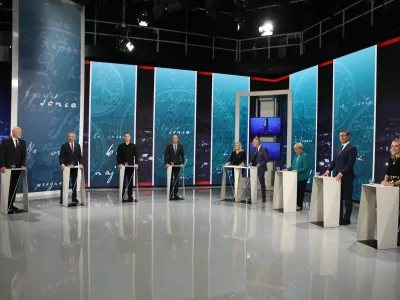 Milan Brglez, Janez Cigler Kralj, Miha Kordi&scaron;, Anže Logar, Nata&scaron;a Pirc Musar, Vladimir PrebiličSabina Senčar- 03.10.2022 &ndash; Predsedni&scaron;ke volitve 2022 - prvo televizijsko soočenje vseh uradno prijavljenih kandidatov za predsednika republike na RTV Slovenija //FOTO: Luka Cjuha