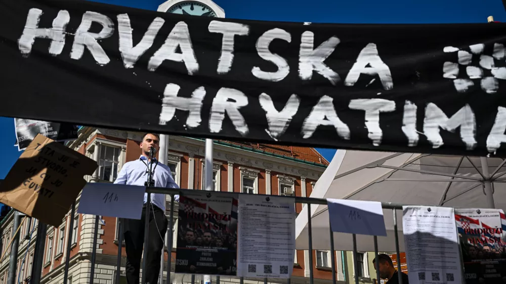 20.09.2025., Zagreb - Prosvjed na trgu bana Jelacica "Za spas hrvatske kulture i regulaciju uvoza stranih radnika" u organizaciji udruge "Za bolju Hrvatsku"Ronaldo Barisic Photo: Josip Regovic/PIXSELL